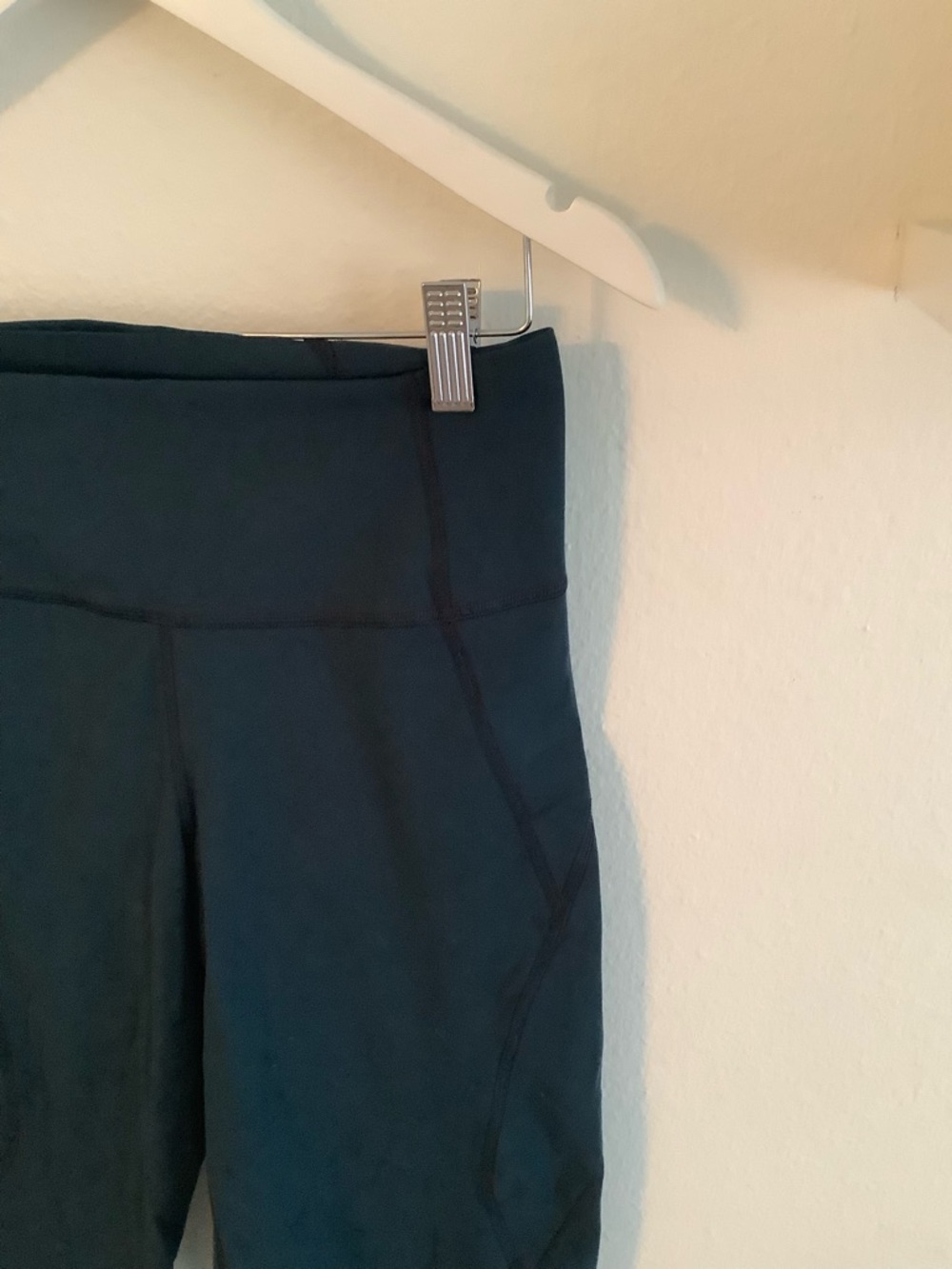 ✨LNDR Leggings ✨ - Picture 5 of 8